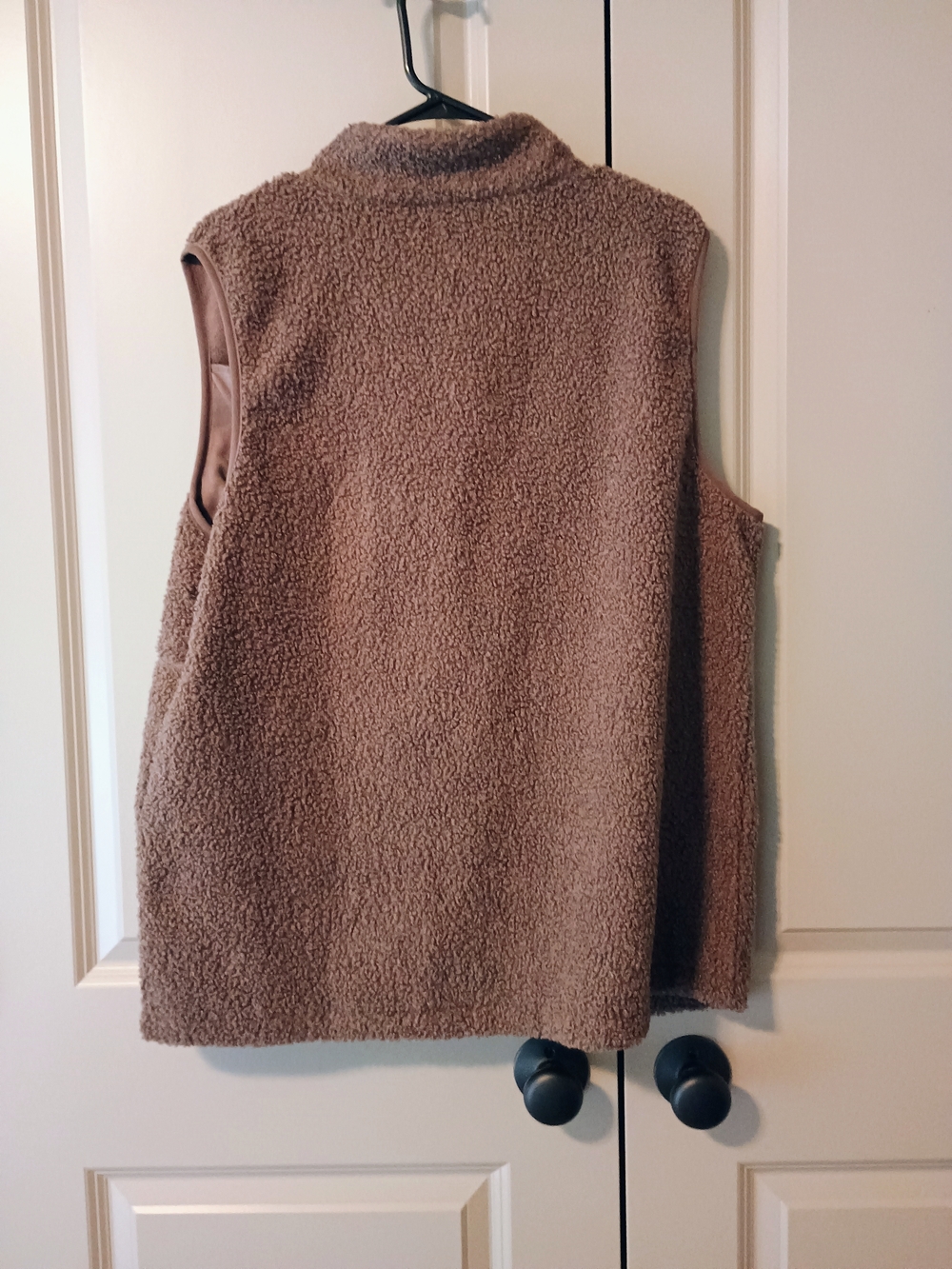Cozy Sherpa Utility Vest - Brown - Picture 3 of 3